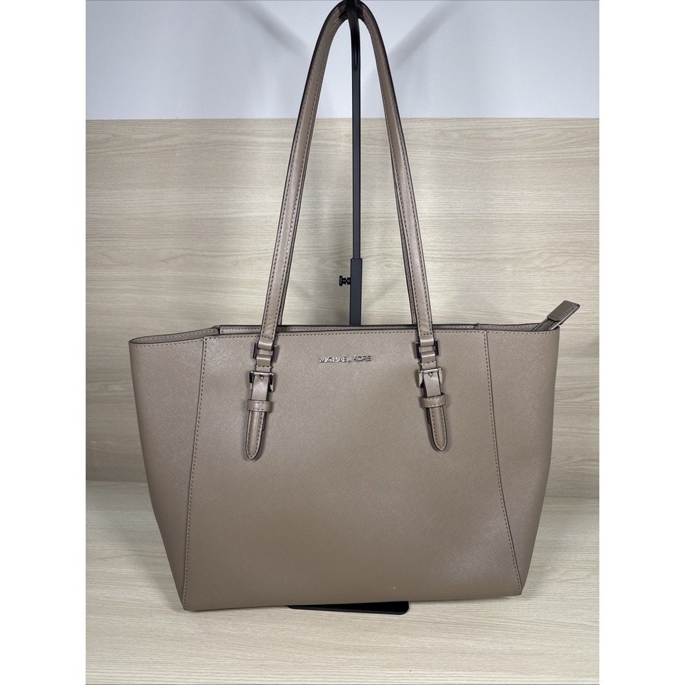 MICHAEL KORS Saffiano Taupe Leather‎ Bag/Satchel with Top Handle~EUC Silver